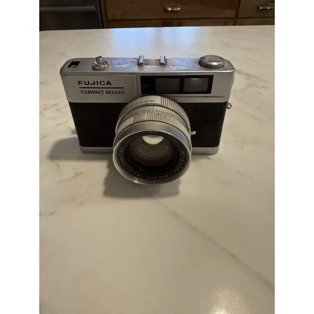 Fujifilm Fujica Compact Deluxe 35mm Rangefinder Camera f1.8 4.5cm Lens UNTESTED
